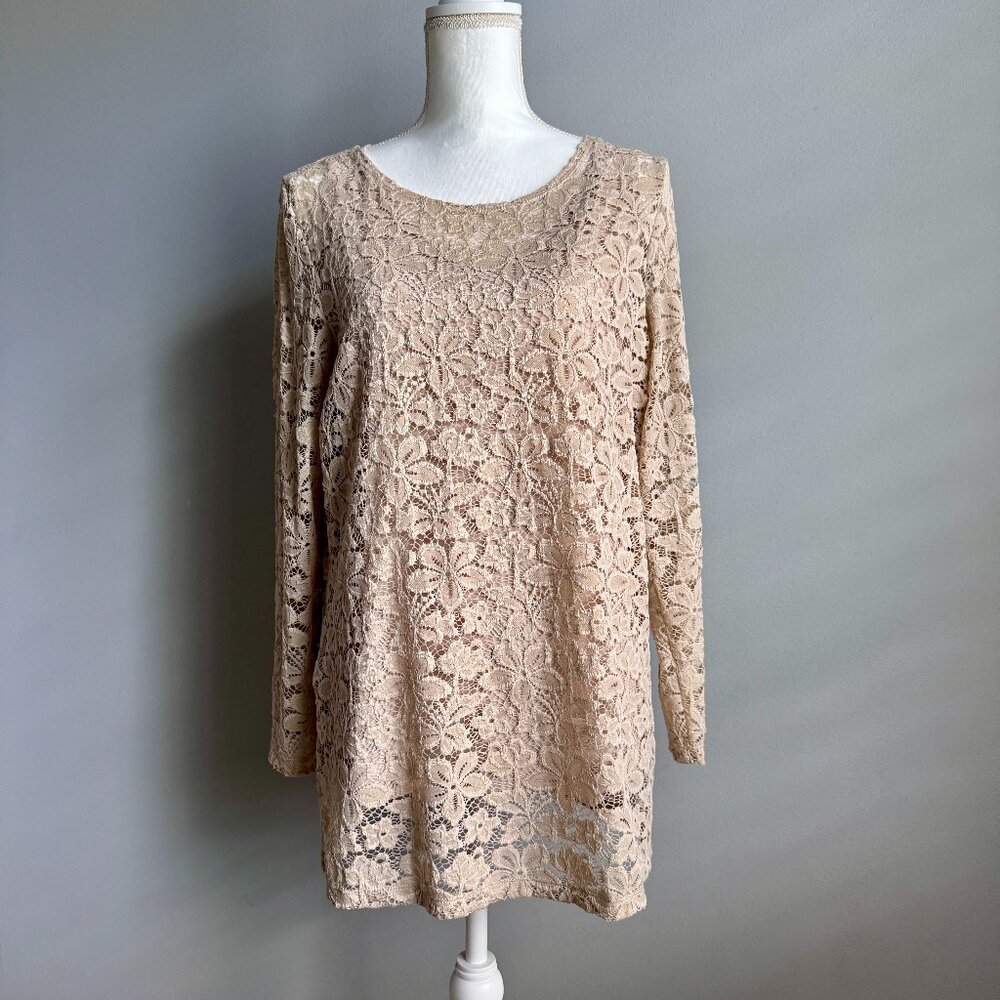 Susan Graver size Medium 2 Piece Set, floral lace top with solid modesty tank